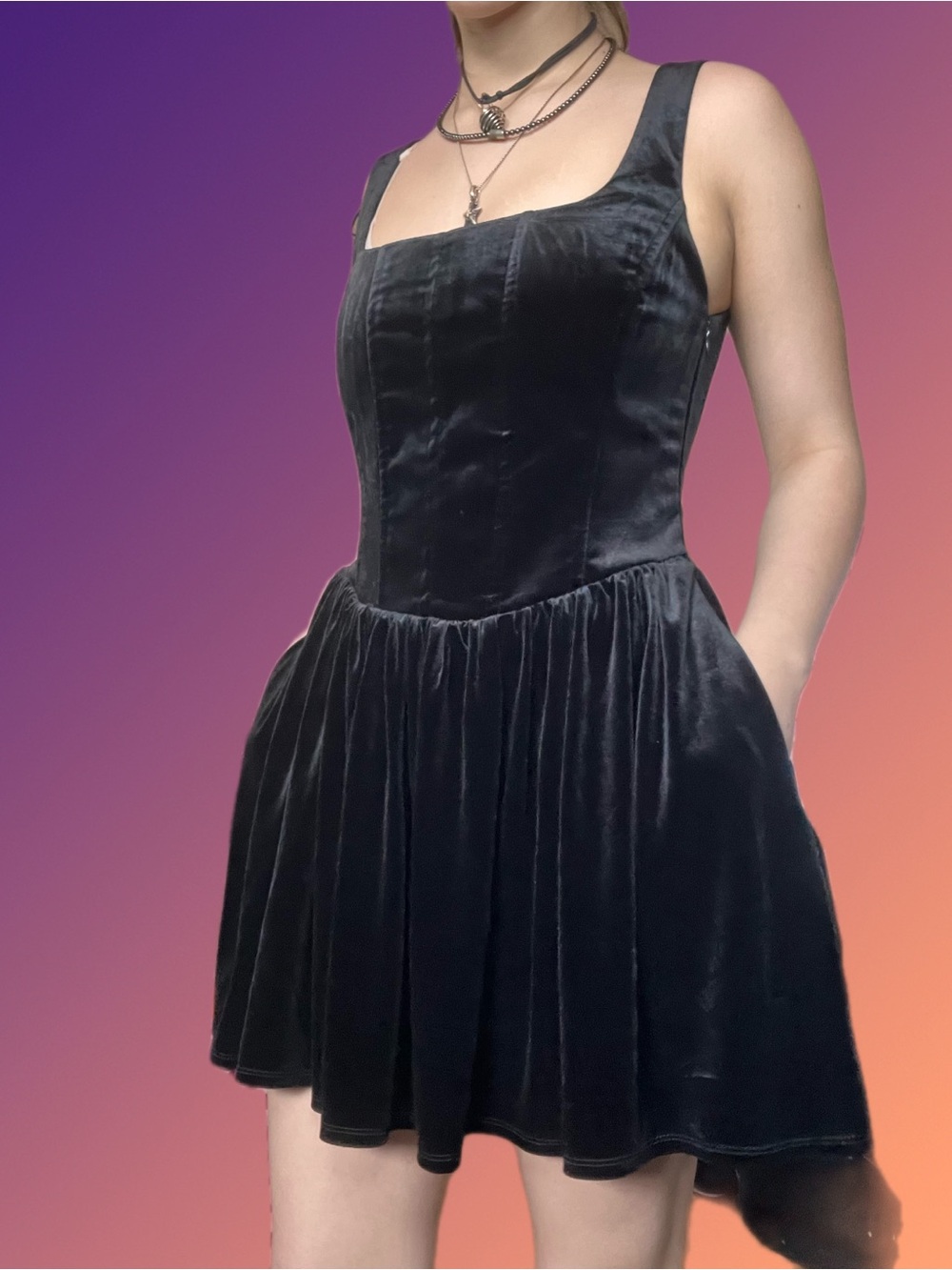 Zara Black Velvet Square-Neck Mini Dress – Fitted Bodice with Pockets 🖤✨